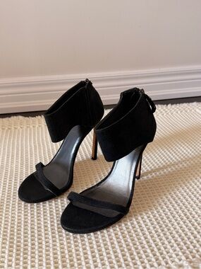 Stuart Weitzman Black ‘Showgirl’ Heels